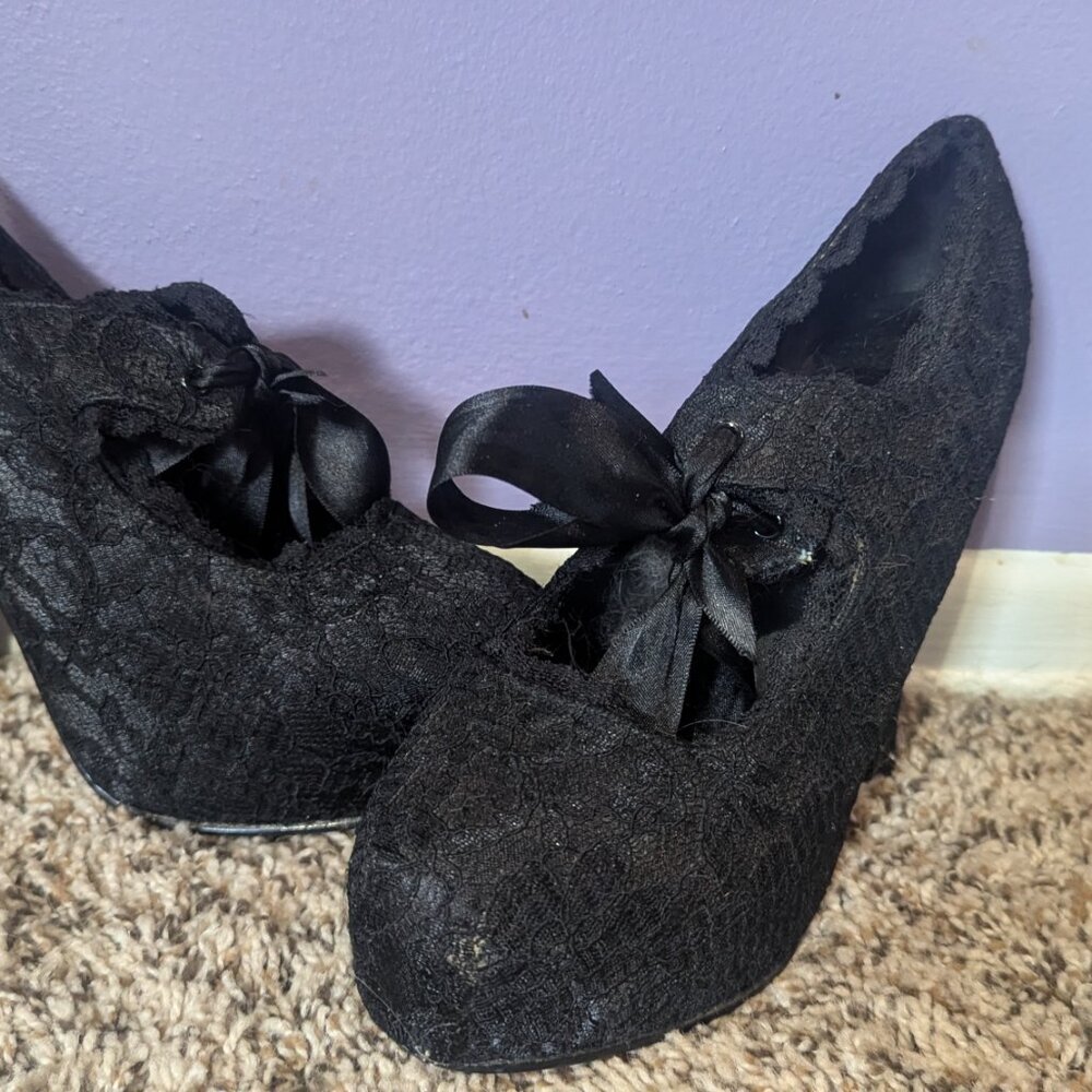 Demonia SIze 7.5 Lace Mary Janes Gently Used - Picture 6 of 8